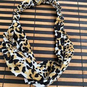 New knotted leopard headband